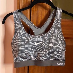 Nike Pro Sports Bra